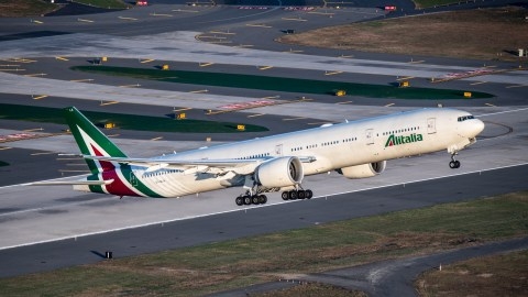 Alitalia, Sindacati: firmata la proroga di Cassa integrazione dal 24 marzo al 23 settembre