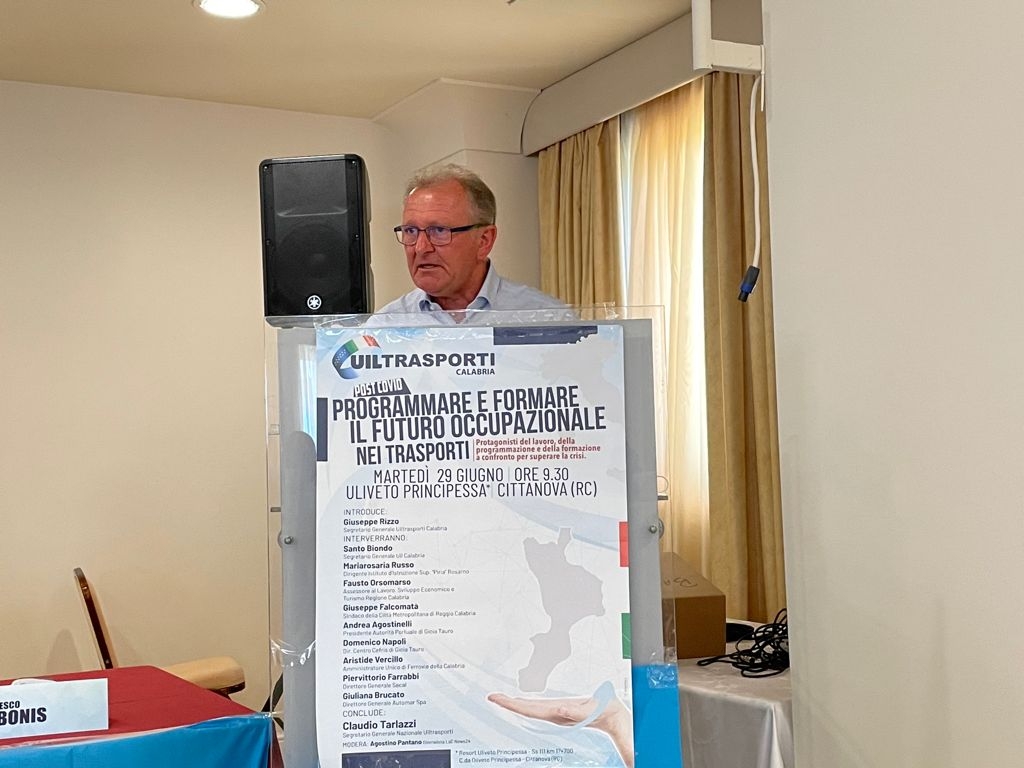 Il Segretario Generale Uiltrasporti, Claudio Tarlazzi, è intervenuto al Convegno organizzato dalla Uiltrasporti Calabria sul tema "Programmare e formare il futuro occupazionale dei Trasporti"