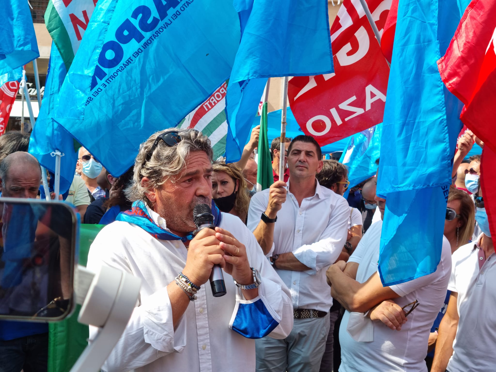 Manifestazione lavoratori Alitalia, in piazza S. Silvestro, per chiedere apertura di un tavolo al governo! Il Segretario nazionale Ivan Viglietti parla ai lavoratori. La mobilitazione Continua!