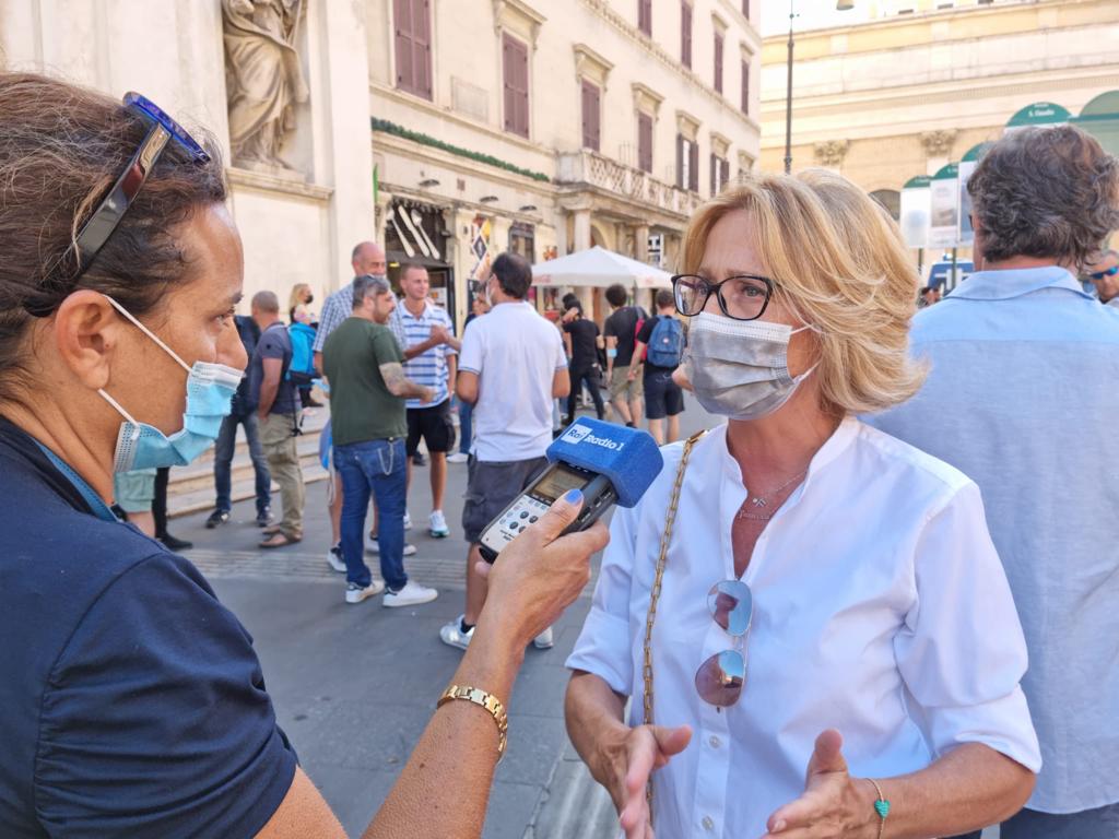 La Segretaria nazionale, Francesca Baiocchi, sentita ai microfoni del GR1 durante il presidio dei lavoratori Alitalia in piazza San Silvestro