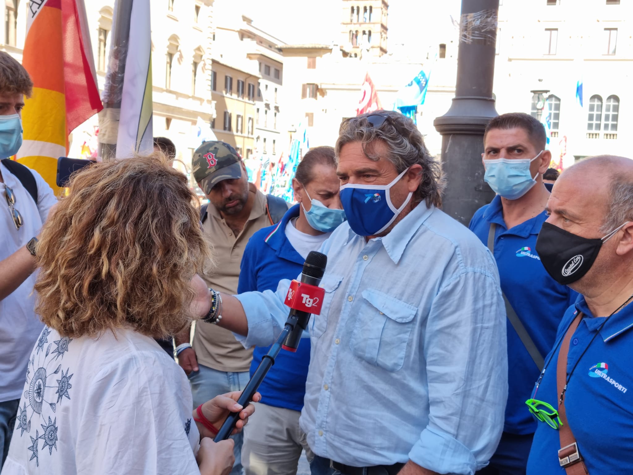 Il Segretario Nazionale, Ivan Viglietti, intervistato dal tg2 spiega le ragioni della mobilitazione permanente dei lavoratori Alitalia in piazza San Silvestro [VIDEO]