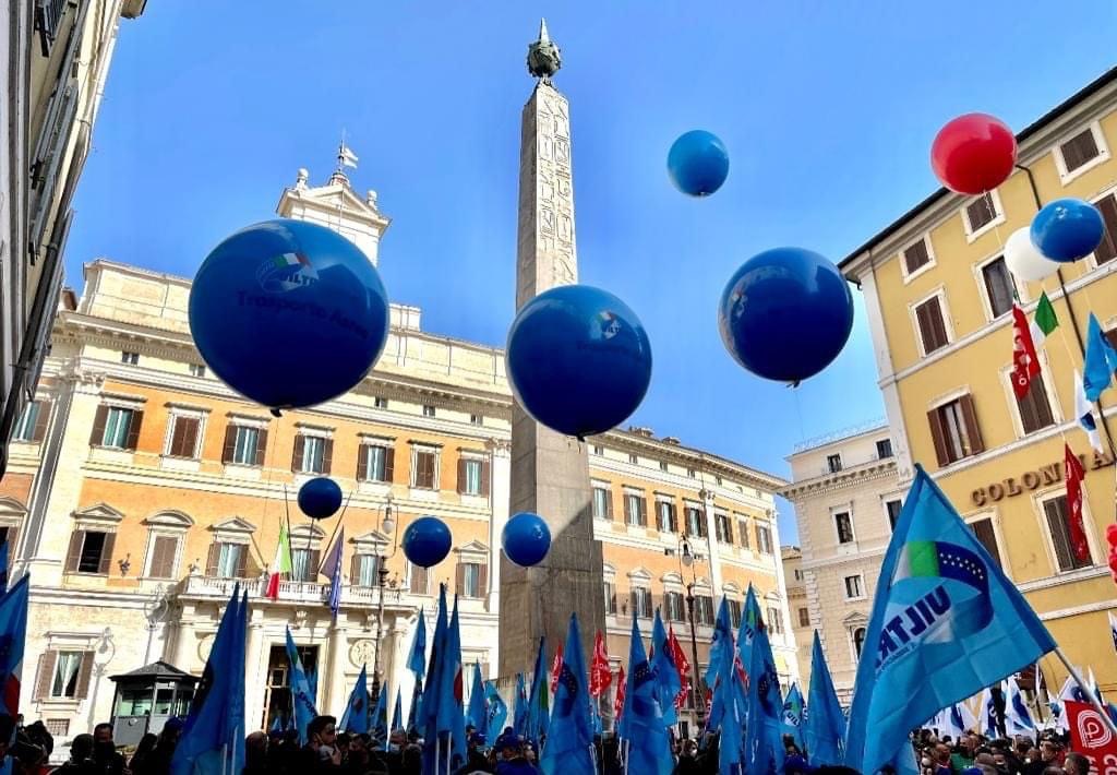 Trasporti: Sindacati, preoccupati da provvedimenti Governo. Urgente convocazione