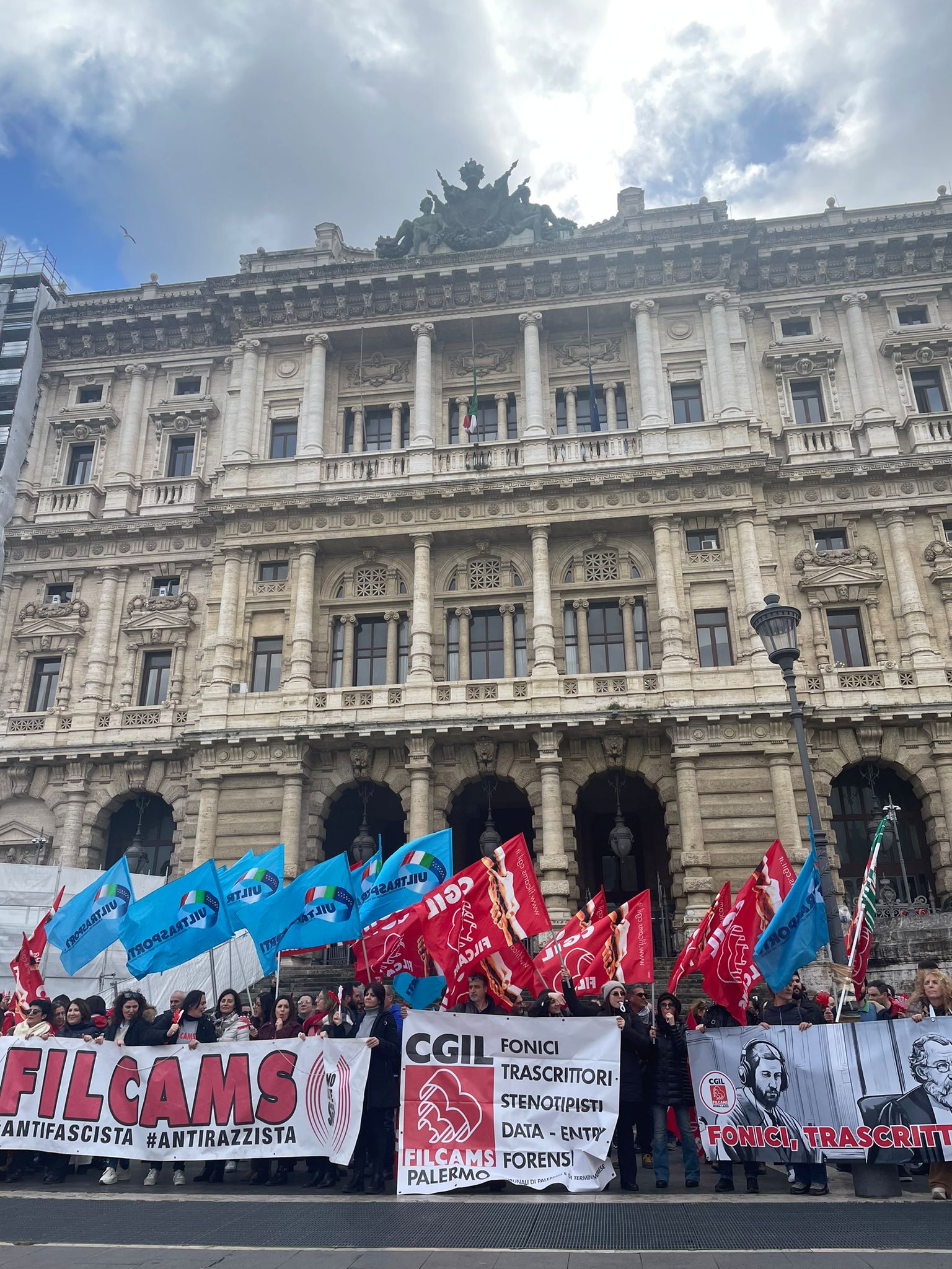 Ministero Giustizia, grande partecipazione allo sciopero e al presidio di Fonici, Trascrittori e Stenotipisti forensi