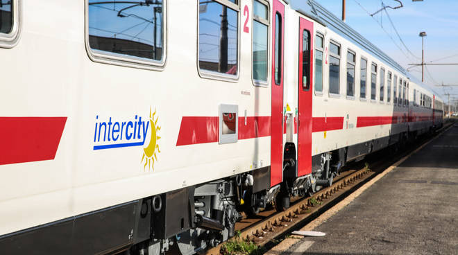 🔵 Trenitalia; nota su DEIF 66.0 e relativa formazione professionale, impianti antincendio sulle carrozze Intercity giorno