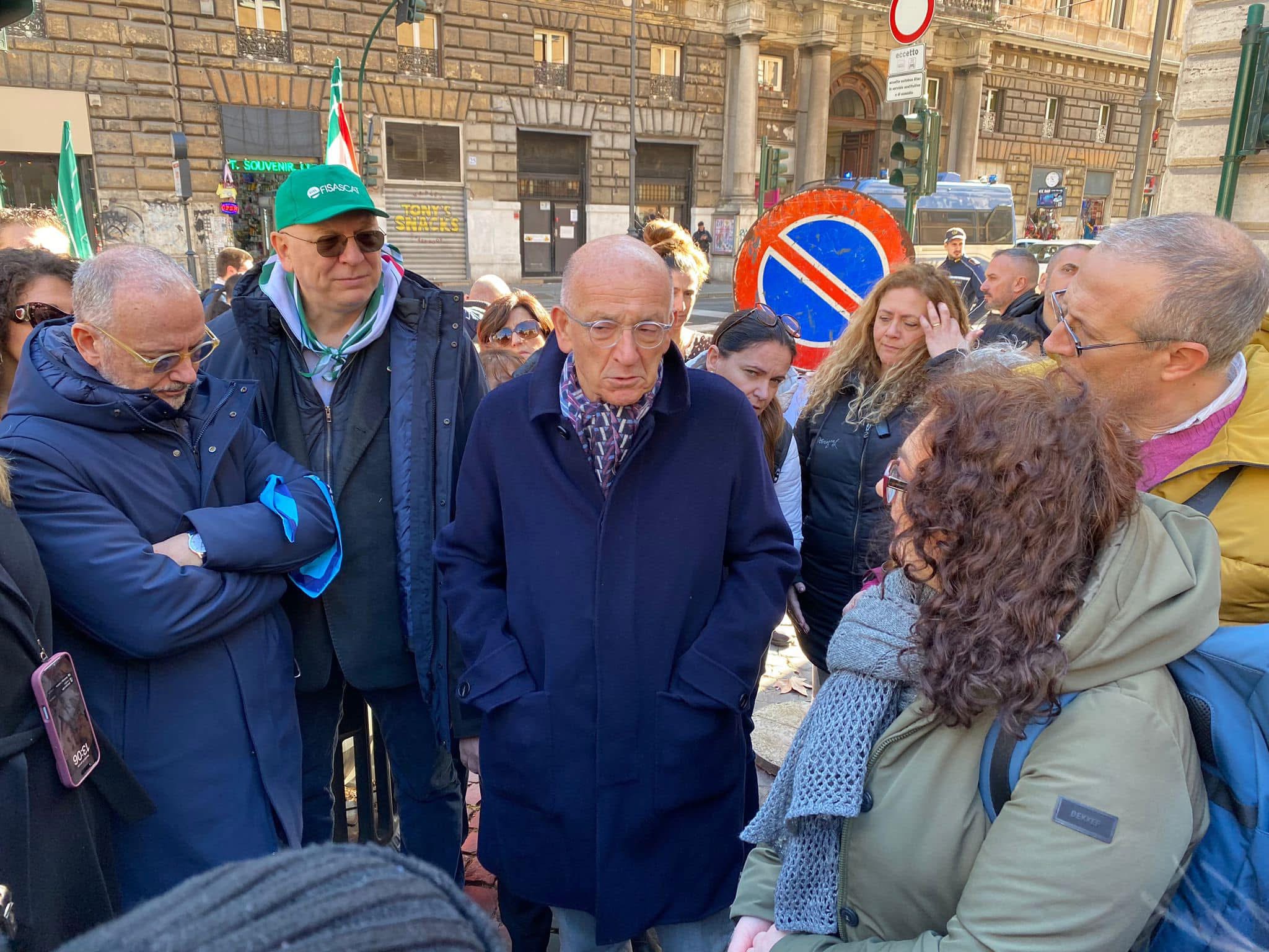 Documentazione Atti Processuali, oggi in sciopero nazionale i circa 1.500 fonici, trascrittori e stenotipisti addetti al servizio in appalto per il Ministero della Giustizia