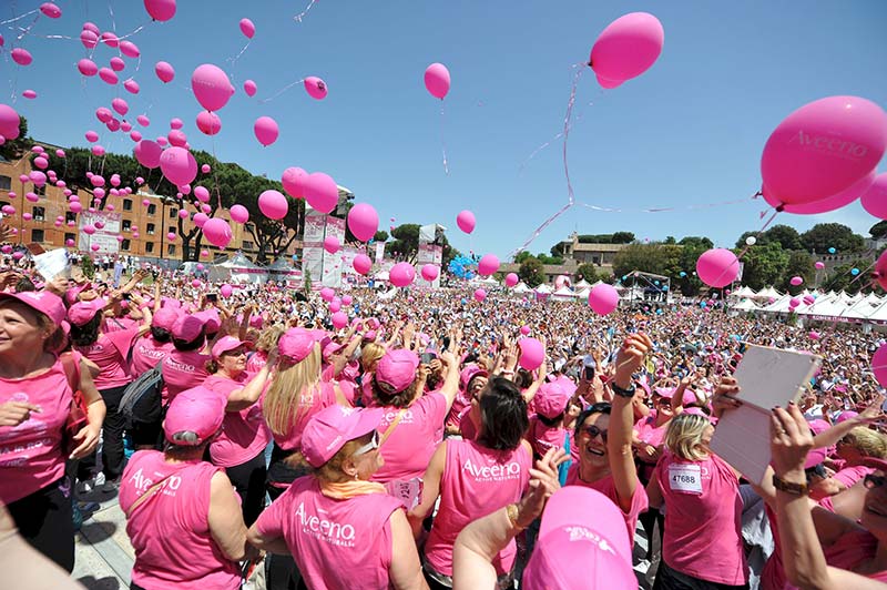 Tumori al seno: l’onda delle donne in rosa alla Race for the Cure per ricordare l’importanza della prevenzione 