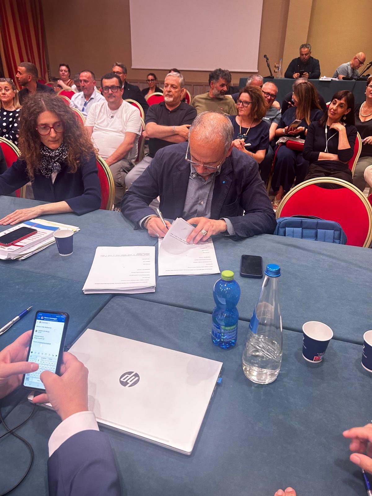Contratto Nazionale Servizi di Pulizia, Servizi Integrati/Multiservizi: siglato il rinnovo per i 600mila addetti del settore. Anip-Confindustria abbandona il tavolo e non firma