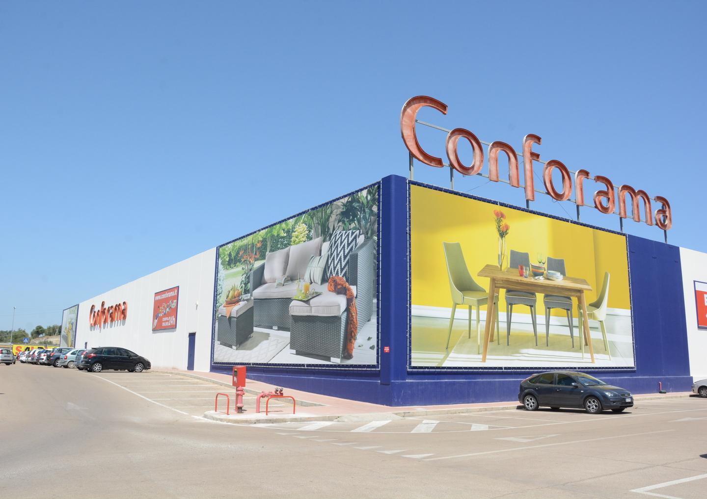 Conforama/Emmezeta Moda: i sindacati lanciano l’allarme per i tagli ai servizi di pulizia e vigilanza. Il Mimit convoca il tavolo di crisi per il 3 dicembre