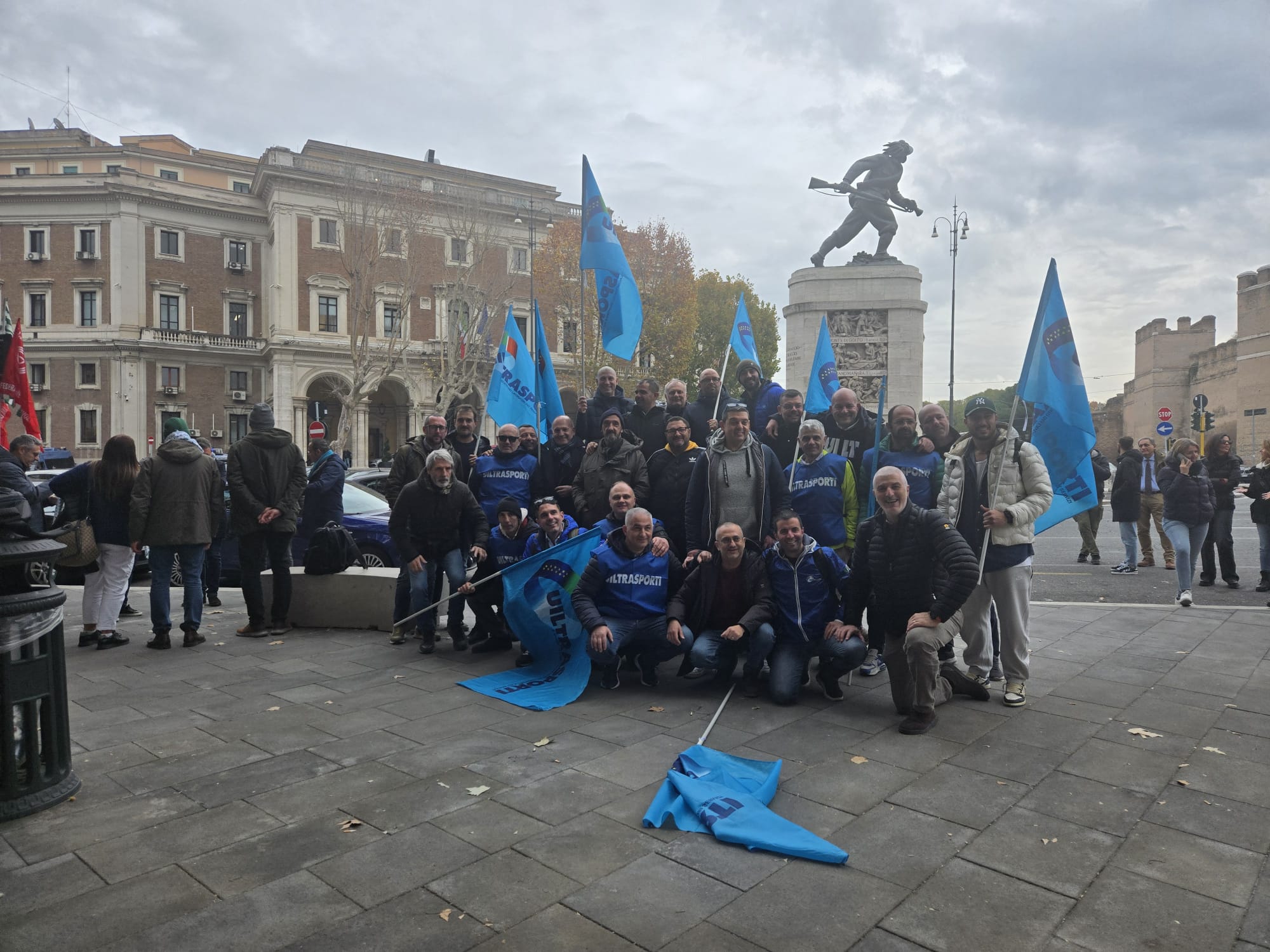 Sindacati e associazioni datoriali: al via il tavolo su fondo prepensionamento portuali