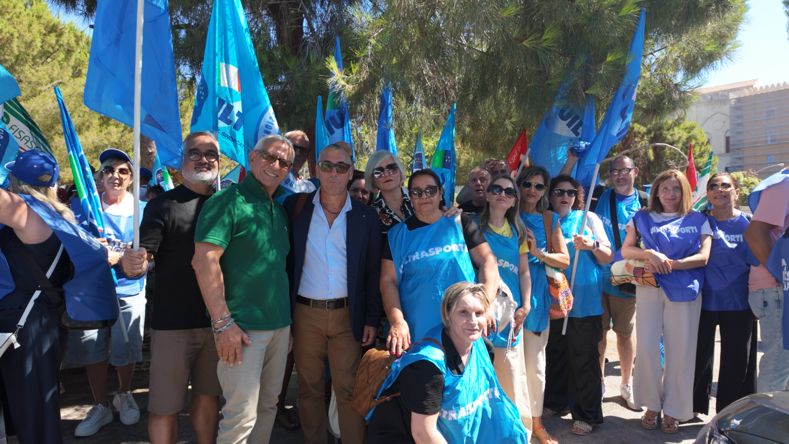 Ausiliari della sanitĂ siciliana, primi passi verso l’internalizzazione. Filcams Cgil Sicilia, Fisascat Cisl Sicilia e Uiltrasporti Sicilia: “Adesso basta con l’incertezza dei cambi di appalto”